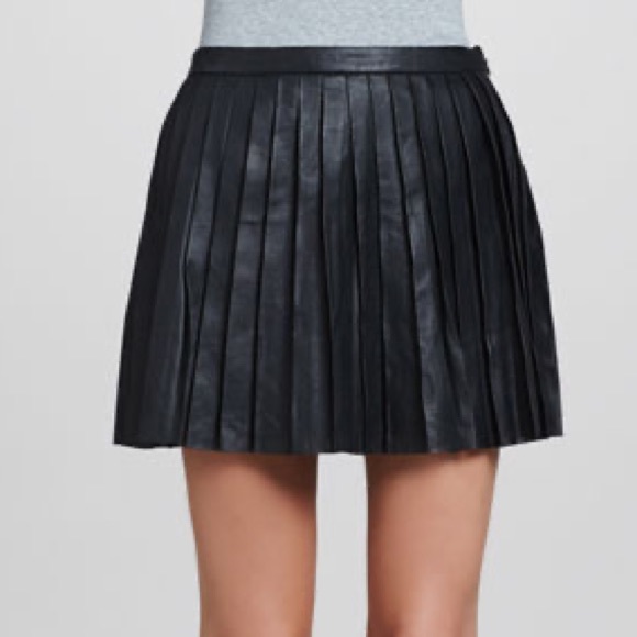 Theory Caon Perforated Pleated Leather Mini Skirt - Picture 6 of 12